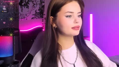 Snapshot of jenniferwandis77 chatting on 12-16-24, 05:00 Jenni online show from 12-16-24, 05:00