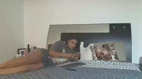 Jenn online show from 10-27-25, 04:11