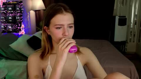 Snapshot of jenny_bunny_ chatting on 03-15-26, 01:33 jenny_bunny_ online show from 03-15-26, 01:33