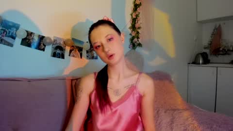Jennifer Jenny Darling   online show from 12-22-24, 06:59