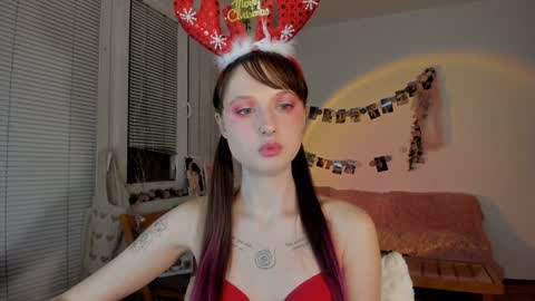Jennifer Jenny Darling   online show from 12-23-24, 06:27