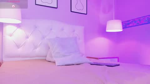 Snapshot of jenny_golden1 chatting on 02-20-25, 06:46 Jenny  online show from 02-20-25, 06:46