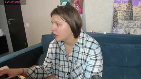 Snapshot of jenny_jimmy chatting on 02-28-25, 11:47 Jenny online show from 02-28-25, 11:47