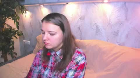 Snapshot of jenny_jimmy chatting on 09-09-25, 12:43 Jenny online show from 09-09-25, 12:43