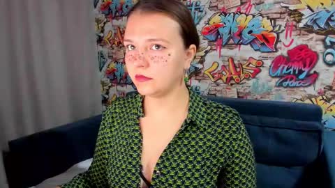 Snapshot of jenny_jimmy chatting on 09-14-25, 11:59 Jenny online show from 09-14-25, 11:59