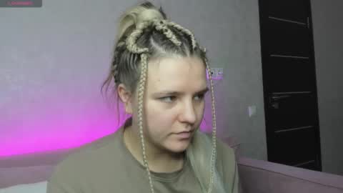 Snapshot of jenny_jimmy chatting on 10-20-25, 09:21 Jenny online show from 10-20-25, 09:21