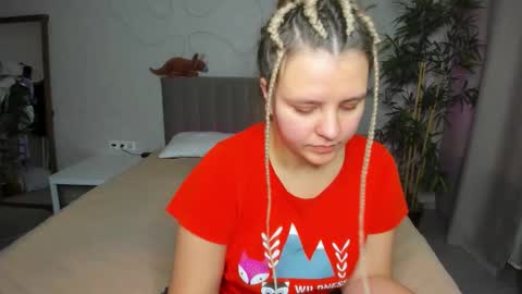 Snapshot of jenny_jimmy chatting on 10-24-25, 09:38 Jenny online show from 10-24-25, 09:38