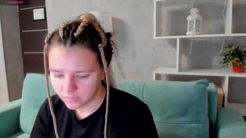 Snapshot of jenny_jimmy chatting on 10-31-25, 01:06 Jenny online show from 10-31-25, 01:06