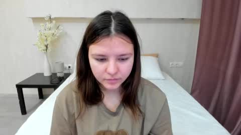 Snapshot of jenny_jimmy chatting on 12-15-25, 01:10 Jenny online show from 12-15-25, 01:10