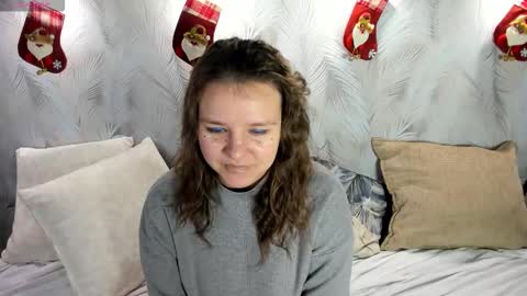 Snapshot of jenny_jimmy chatting on 12-21-25, 01:35 Jenny online show from 12-21-25, 01:35