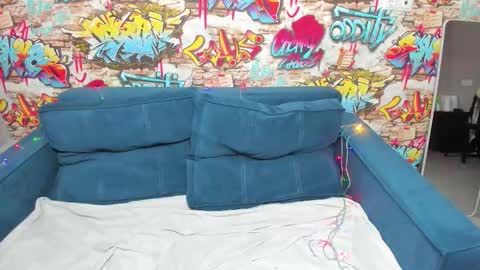 Snapshot of jenny_jimmy chatting on 01-14-26, 01:22 Jenny online show from 01-14-26, 01:22