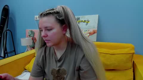 Snapshot of jenny_jimmy chatting on 02-21-26, 02:45 Jenny online show from 02-21-26, 02:45