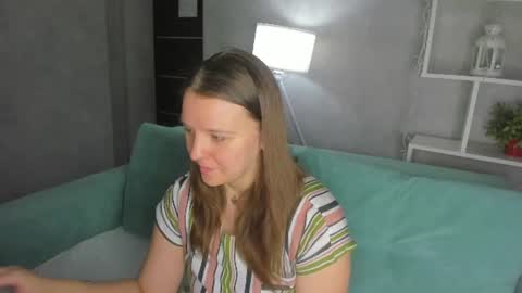 Snapshot of jenny_jimmy chatting on 06-19-26, 09:24 Jenny online show from 06-19-26, 09:24