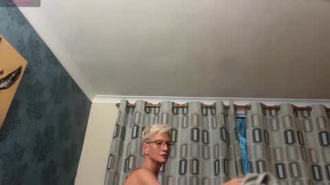 JennyHazel online show from 10-28-25, 04:53