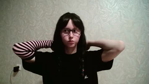 JennyOlset online show from 02-21-25, 01:44