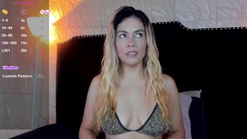 Snapshot of jennyrouse chatting on 11-02-25, 11:12 Jenny online show from 11-02-25, 11:12