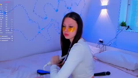 Snapshot of jennysilk chatting on 03-24-26, 12:48 Jenny online show from 03-24-26, 12:48