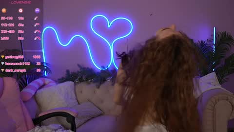 Snapshot of jennyyluv chatting on 01-04-25, 04:55 JENNY online show from 01-04-25, 04:55