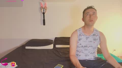 Jeremmyandstacy online show from 02-27-26, 05:24