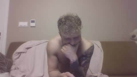 Snapshot of jerryalise chatting on 12-20-24, 07:17 jerryalise online show from 12-20-24, 07:17