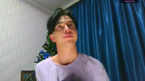 Snapshot of jerrybomb_ chatting on 12-28-24, 07:22 Jerrybomb online show from 12-28-24, 07:22