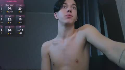 Snapshot of jerrybomb_ chatting on 01-26-25, 10:55 Jerrybomb online show from 01-26-25, 10:55