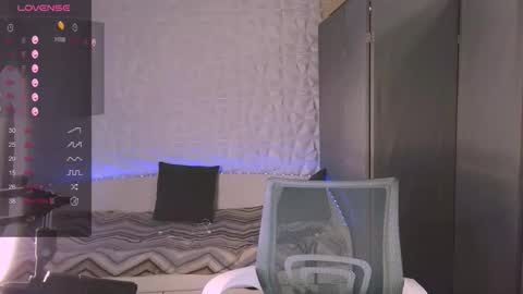 Snapshot of jerrybomb_ chatting on 10-01-25, 11:49 Jerrybomb online show from 10-01-25, 11:49