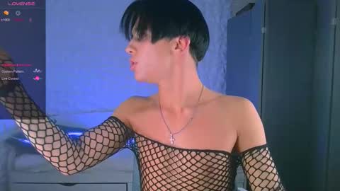 Snapshot of jerrybomb_ chatting on 11-18-25, 04:06 Jerrybomb online show from 11-18-25, 04:06