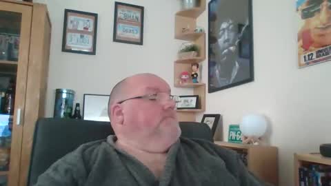 Snapshot of jerseyhammer01 chatting on 01-08-25, 09:32 Harry online show from 01-08-25, 09:32