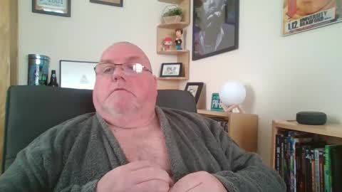 Snapshot of jerseyhammer01 chatting on 01-29-25, 09:01 Harry online show from 01-29-25, 09:01