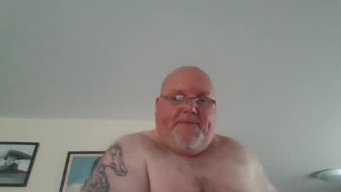 Snapshot of jerseyhammer01 chatting on 02-10-25, 09:25 Harry online show from 02-10-25, 09:25
