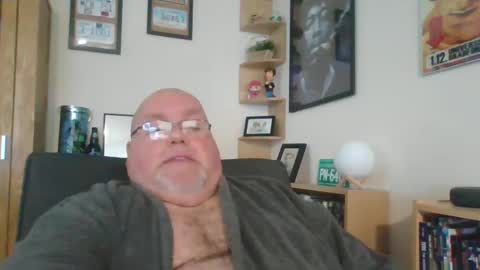 Snapshot of jerseyhammer01 chatting on 02-12-25, 09:10 Harry online show from 02-12-25, 09:10