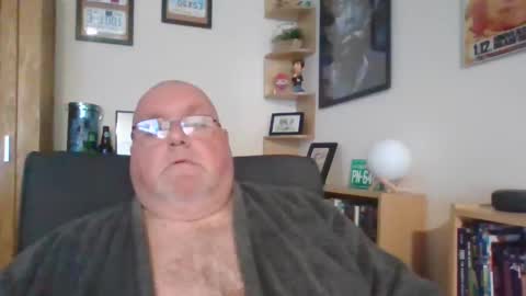 Snapshot of jerseyhammer01 chatting on 02-19-25, 08:33 Harry online show from 02-19-25, 08:33