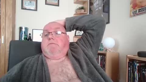 Snapshot of jerseyhammer01 chatting on 03-11-25, 08:20 Harry online show from 03-11-25, 08:20