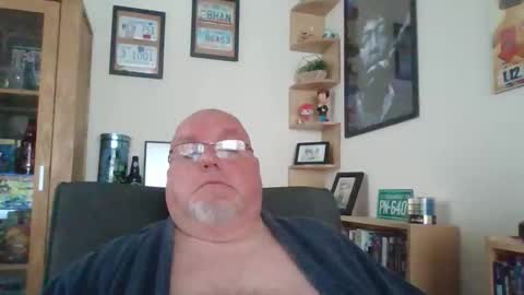 Snapshot of jerseyhammer01 chatting on 09-10-25, 07:30 Harry online show from 09-10-25, 07:30