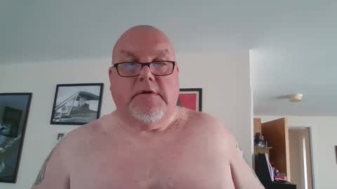 Snapshot of jerseyhammer01 chatting on 09-28-25, 07:47 Harry online show from 09-28-25, 07:47