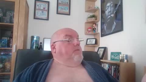 Snapshot of jerseyhammer01 chatting on 10-05-25, 10:35 Harry online show from 10-05-25, 10:35