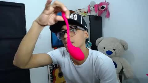 Snapshot of jersiherberth chatting on 04-05-26, 01:47 jersiherberth online show from 04-05-26, 01:47