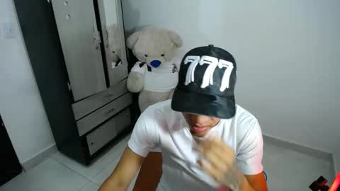 Snapshot of jersiherberth chatting on 05-08-26, 11:59 jersiherberth online show from 05-08-26, 11:59