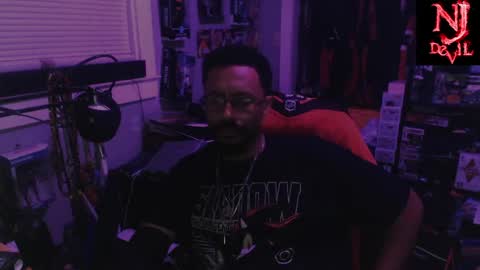 Snapshot of jerzey2k2 chatting on 05-07-26, 02:06 Jerzey2k2 aka the Alpha online show from 05-07-26, 02:06
