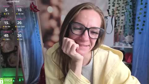 jesica_moon_peachyy online show from 05-01-26, 03:00