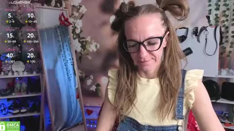 jesica_moon_peachyy online show from 05-02-26, 03:22