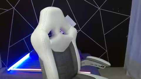 Snapshot of jesiclark chatting on 01-12-25, 07:00 sofi online show from 01-12-25, 07:00