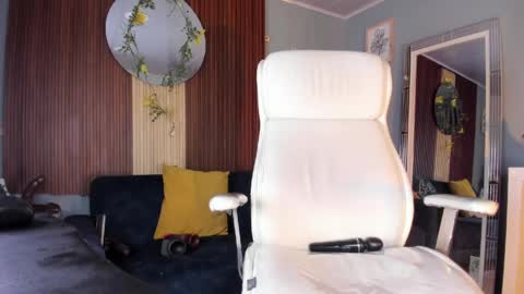 Jessie online show from 05-23-26, 12:09