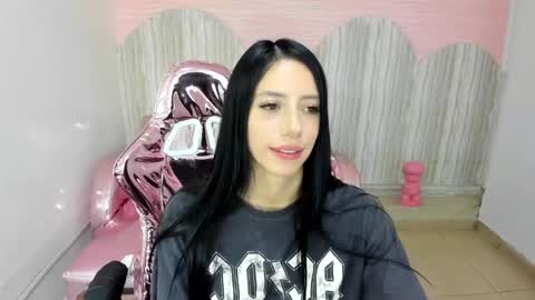 Snapshot of jess_a_ chatting on 12-20-24, 06:35 Jess online show from 12-20-24, 06:35