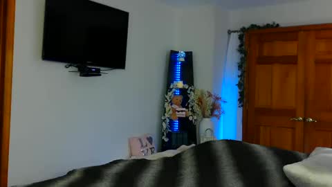 Snapshot of jessabelle_diamond chatting on 12-11-24, 03:26 Jessabelle Diamond online show from 12-11-24, 03:26