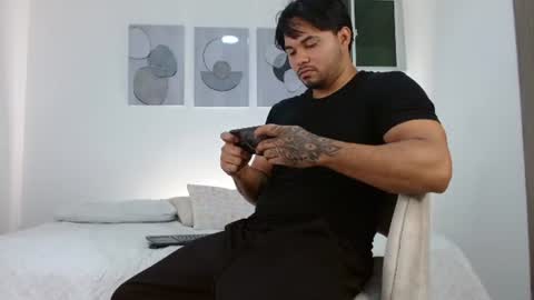 Hello we are Jesse and Dante. online show from 08-09-26, 02:13