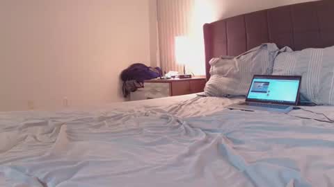 Snapshot of jessesbubble chatting on 02-01-25, 07:47 Jesse online show from 02-01-25, 07:47