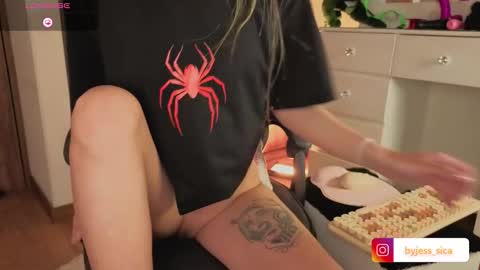 Snapshot of jessica__04 chatting on 11-09-25, 02:21 jessica__04 online show from 11-09-25, 02:21