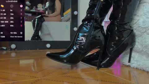 Snapshot of jessica_angel_sweet chatting on 10-07-25, 10:51 online show from 10-07-25, 10:51